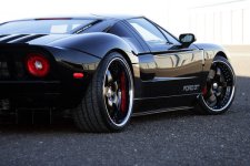 Ford GT with black rims3.jpg